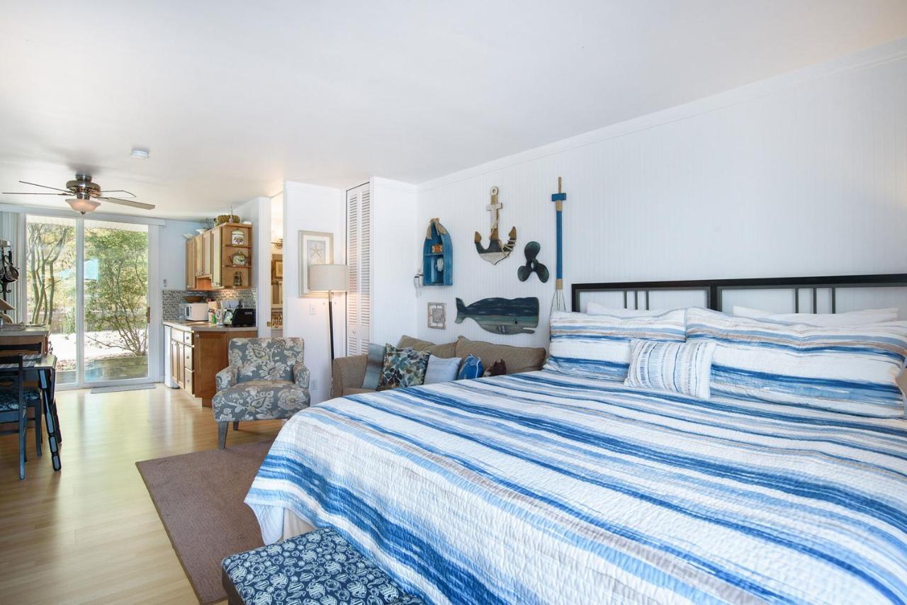 Waterside Suites Saugatuck Exterior foto